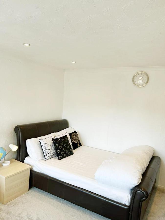 Blessings Of Peace Home Away From Home Cardiff Exteriör bild