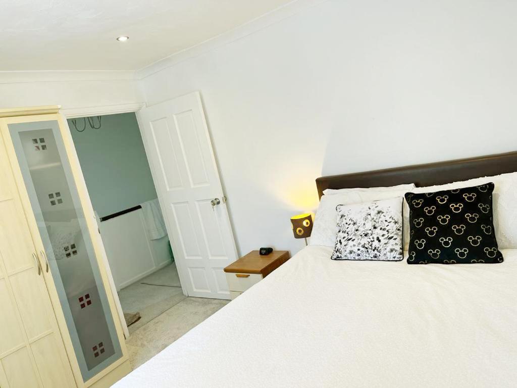 Blessings Of Peace Home Away From Home Cardiff Exteriör bild