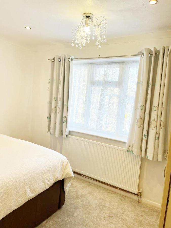 Blessings Of Peace Home Away From Home Cardiff Exteriör bild