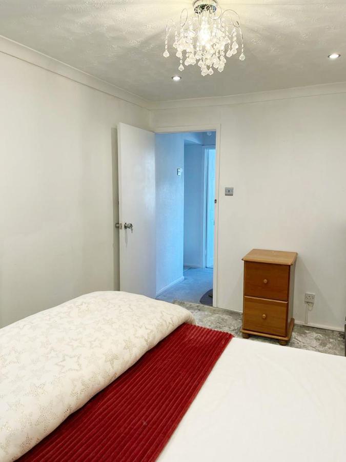 Blessings Of Peace Home Away From Home Cardiff Exteriör bild