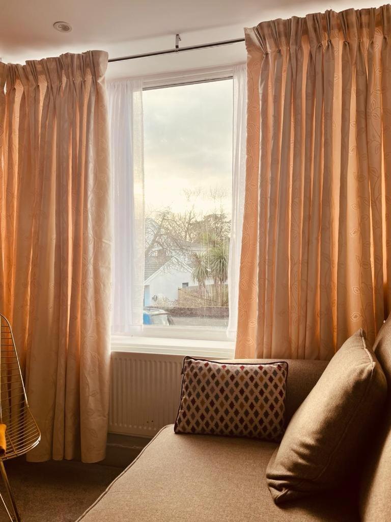 Blessings Of Peace Home Away From Home Cardiff Exteriör bild