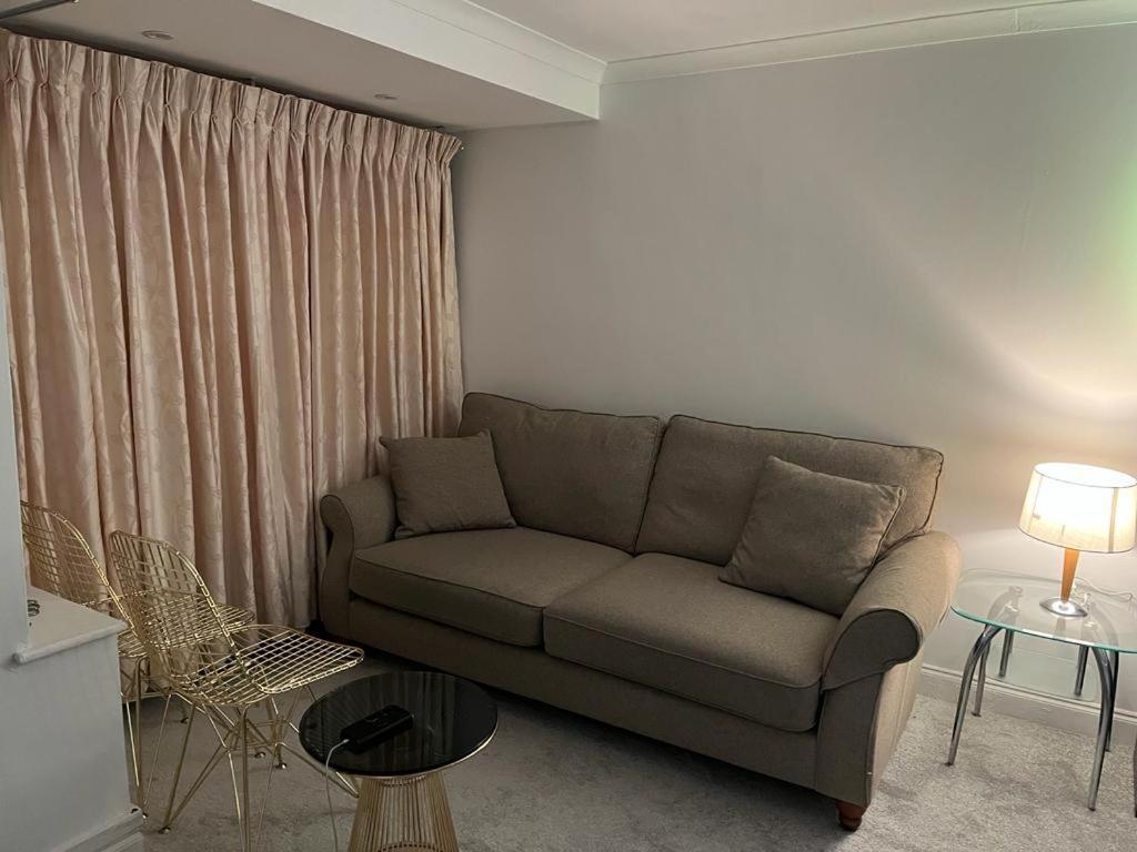 Blessings Of Peace Home Away From Home Cardiff Exteriör bild