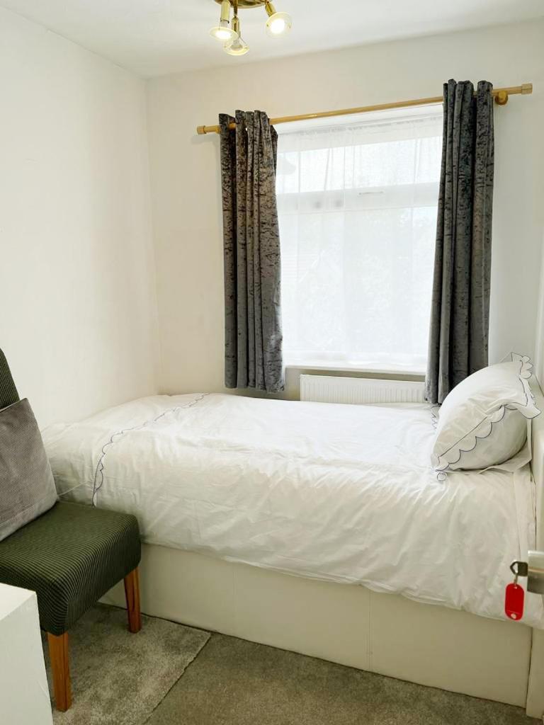 Blessings Of Peace Home Away From Home Cardiff Exteriör bild
